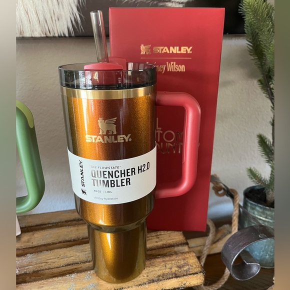 Stanley X Lainey Wilson Country Gold Tumbler - Picture 2 of 3